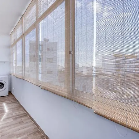 Center With Ac & Wifi * Faro