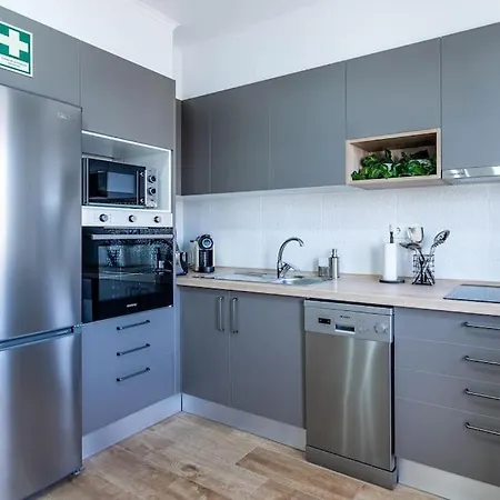 Apartment Center With Ac & Wifi *